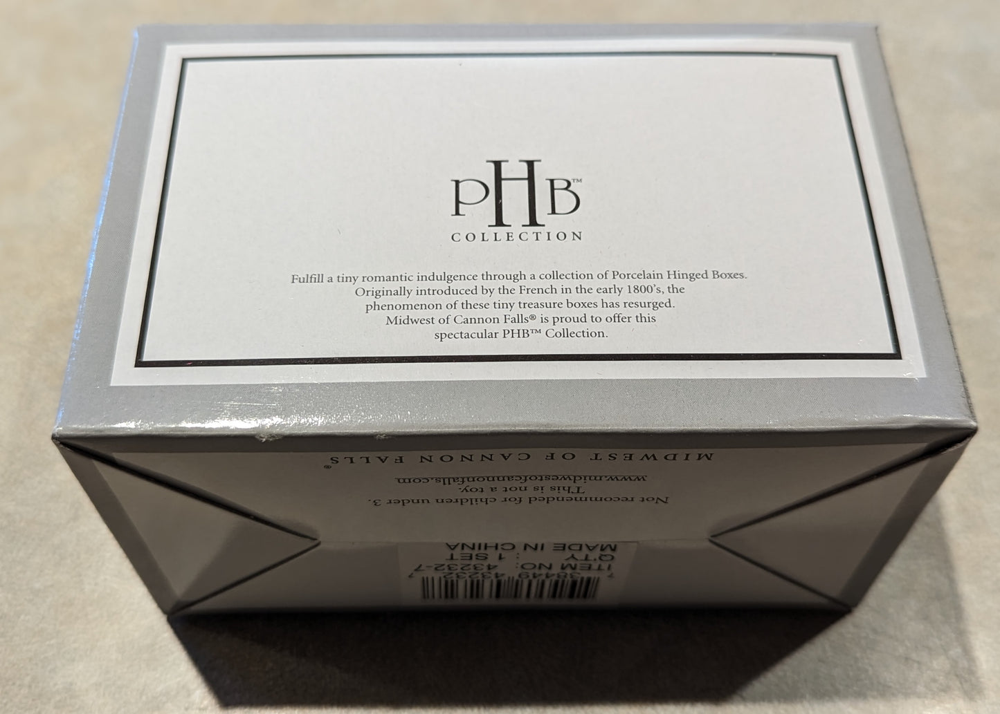 PHB 2000 Nostalgic Series Barbie Solo In The Spotlight Porcelain Statue Hinged Box