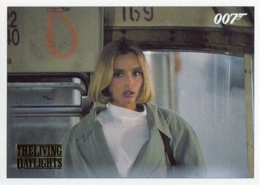 James Bond Archives 2016 Living Daylights Gold Foil 21 Parallel Card #065/125