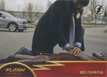 Flash Season 1 Gold Logo Parallel Chase Card #53 Bee Careful