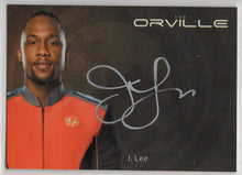 Orville Archives Silver Autograph Card AS8 J. Lee as Lt. Cmdr. John Lamarr