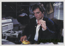 James Bond 007 Classics License To Kill 24 Gold Parallel Chase Card #039/150