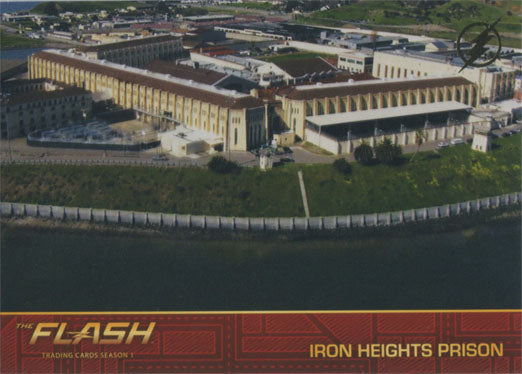 Flash Season 1 Locations Gold Logo Parallel Chase Card #L8 Iron Heights Prison